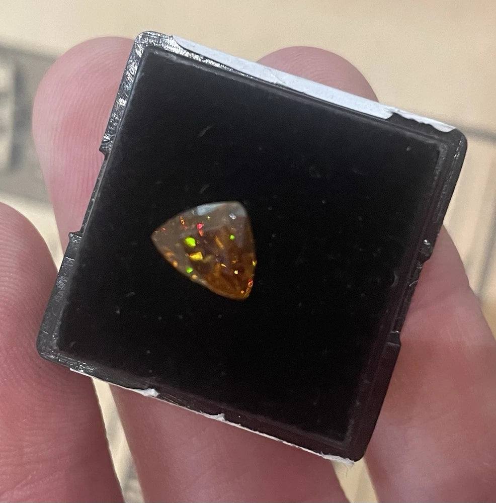 100% Natural 2.04ct 8.5x6.5mm Trillion Cut Yellow Sphene High Rainbow Luster