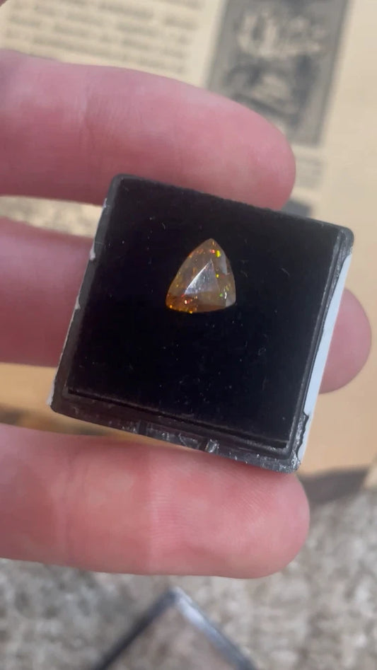 100% Natural 2.04ct 8.5x6.5mm Trillion Cut Yellow Sphene High Rainbow Luster